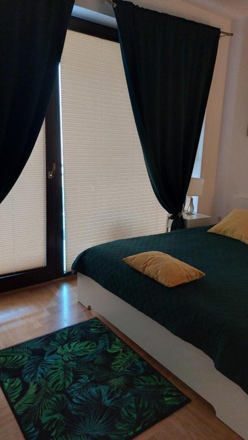 Suzanna Arkadia Apartment